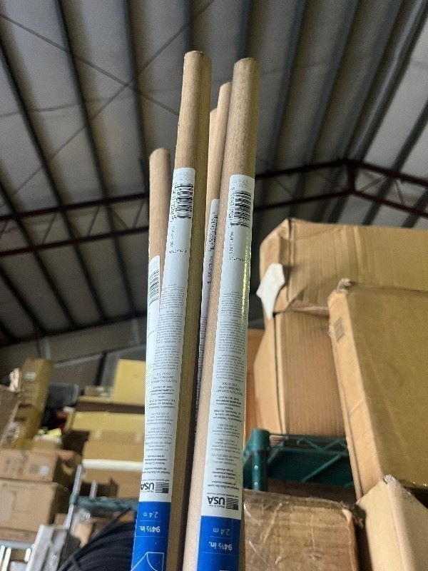 lot 201 image: Bundle of 5 Performance Qrt Mold Trim - 94 �