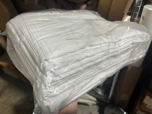 lot 320 image: Bundle of 6 Elite Sheets 81 x 108
