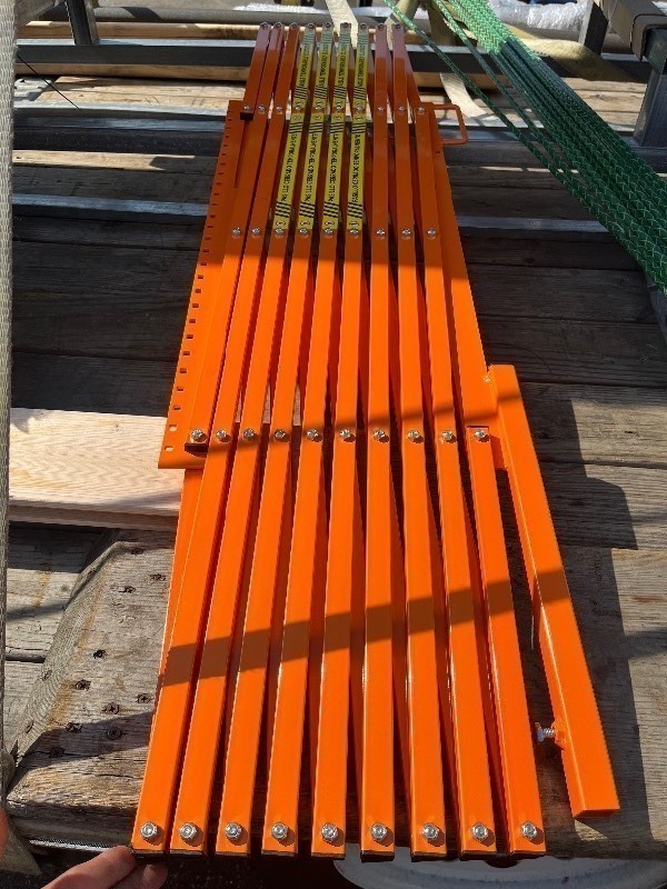 lot 487 image: Expandable Barricade Gate 48 x 8 comes as is