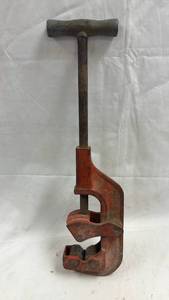 lot 13 image: Superb 25 EK Pipe Cutter