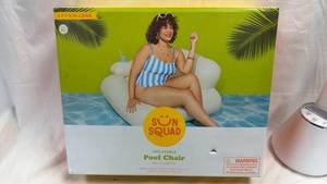 lot 40 image: Sun Squad Inflatable Pool Chair 45.25in L x 41.31in W x 24in H Built-in Cup Holder