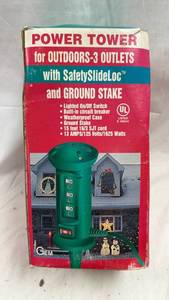 lot 137 image: GEM Power Tower for Outdoors 3 Outlets 13 Amps 125 Volts 1625 Watts