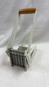 lot 184 image: Manual Food Cutter with Grid Blade and Wood Handle