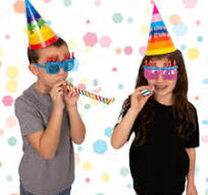 lot 4303 image: Tigerdoe Party Set. Party hats, glasses