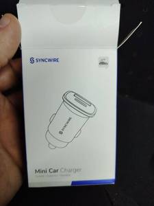 lot 8023 image: Syncwire Mini Car Charger