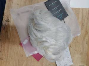 lot 14421 image: AMINL Synthetic Fiber Wig Light Gray Wavy Short Includes Weaving Cap
