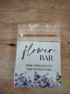 lot 2376 image: Flower Bar 735-XTLP Purple Floral Bouquet Making Kit