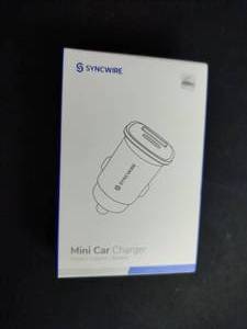 lot 8128 image: Syncwire Mini Car Charger USB-C USB-A 30W