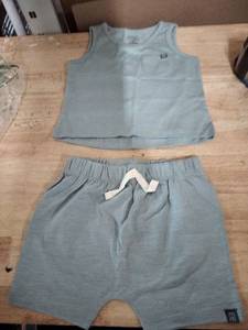 lot 2154 image: Modern moments brand childfts 12-month-old tank top with shorts blue