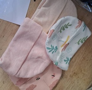 lot 4115 image: Baby hats pack of four