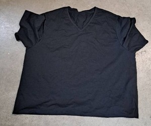 lot 4126 image: Black V-Neck Short Sleeve T-Shirt 5XL