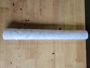 lot 20346 image: Wallpaper Roll Blue Floral Pattern Approx 17 inches Wide