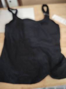 lot 2274 image: Ladies black tank top cozy yoga brand size L