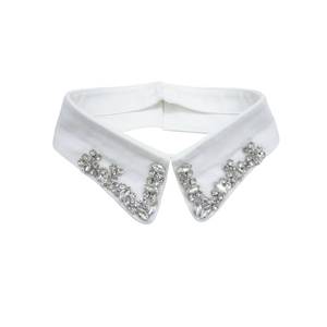 lot 4295 image: Rhinestone Collar for Women, Detachable Fashion Accessory with Sparkling Crystals, Elegant Neck Piece for Evening Events and Special Occasions, Adjustable Design for Comfortable Wear, One Piece