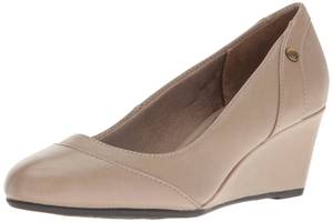 lot 1957 image: LifeStride Womens Dreams Wedge Pump, Stone, 8 W US