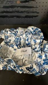 lot 12287 image: Wiholl XL Floral Print T-Shirt  Blue White Floral