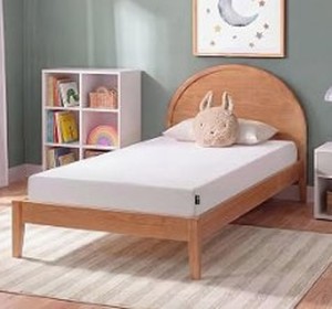 lot 1042 image: Zinus 6 ft mattress white