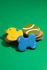 lot 14154 image: Crumbark Dog Food Decorated Treat Cookies 8ct