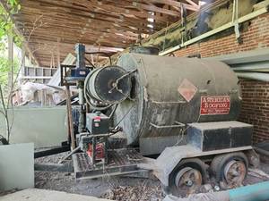 lot 4503 image: Trailer-Mounted Tank Unit with Engine Combustible Class 3 Placard and Hose Reel
