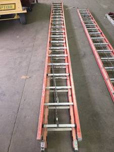 lot 4529 image: 40Ft - Werner Extension Ladder