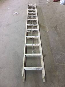 lot 4531 image: 24Ft - Werner Aluminum Extension Ladder