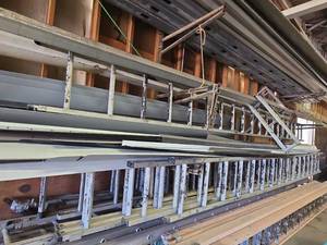 lot 4533 image: Extension Ladders and Straight Ladder Bulk Lot