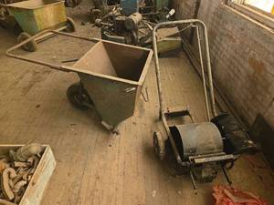 lot 4548 image: Tar Pot with Metal Wagon