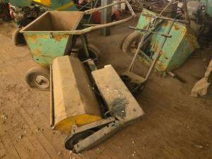 lot 4549 image: Sopval and Gravel Carts