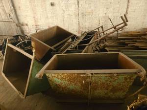 lot 4561 image: Gravel Carts and Parts Lot