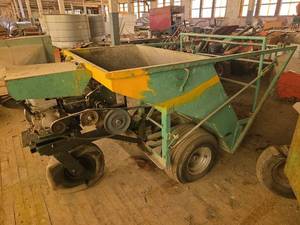 lot 4562 image: Garlock Reverse Graveler with Briggs and Stratton 5HP motor