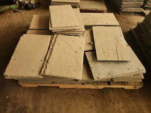 lot 4617 image: Flat Stone Roofing Slates Pallet