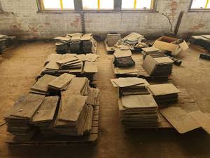 lot 4622 image: Large Lot of Black Slate Roofing Tiles