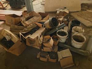 lot 4635 image: Lot of Fasteners Screws, Nails, Bolts and Hardware