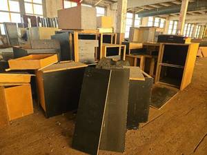 lot 4650 image: Bulk Lot of Cabinets