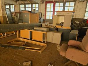 lot 4651 image: Bulk Lot of Cabinets