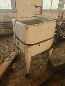 lot 4658 image: Vintage Laundry Sink with Legs and Faucet