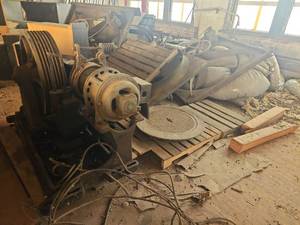 lot 4660 image: Industrial Hoist Winch with Cable Reel, Pulley System and Multiple Exhaust Fans