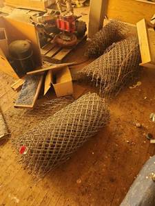 lot 4661 image: Wire Mesh Fencing Roll Diamond Pattern - Heavy Gauge