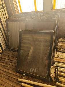 lot 14036 image: Bulk lot of Windows