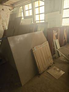 lot 14049 image: Bulk Lot of Glass