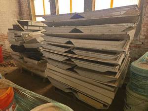 lot 14061 image: Overhead Lights Bulk Lot - 2 Pallets