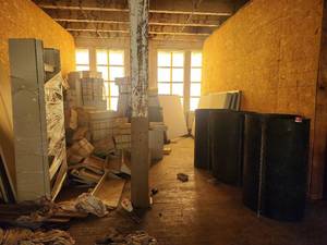 lot 14065 image: Construction Debris Chute and Cubicle Parts