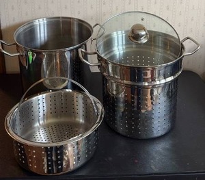 lot 2049 image: Excellent Stock Pot with Two Size StrainerSteamers