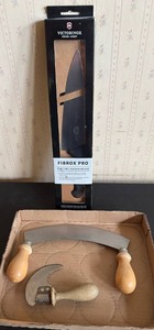 lot 2053 image: NIB Victorinox Swiss Army Fibrox Pro 8 Chefs Knife, Vintage Bowl Chopper and Hatcheete