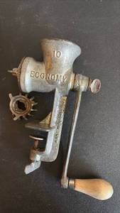 lot 2056 image: Vintage Economy #10 Meat Grinder with Crank Handle