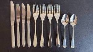 lot 2073 image: Assorted Flatware Stainless-including 4 Knork Forks