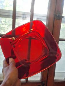 lot 3018 image: 4 Ruby Red Luncheon Plates Approx 8 Inch