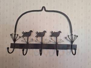 lot 3020 image: Vintage Metal, Clothes  Hat Rack 20 Inch with Hooks24 w Hooks