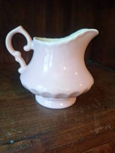 lot 3022 image: Pink Creamer - Adorable Detail