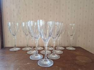 lot 3052 image: Set of 12 Crystal Wine Glasses with Radiating Stem Pattern